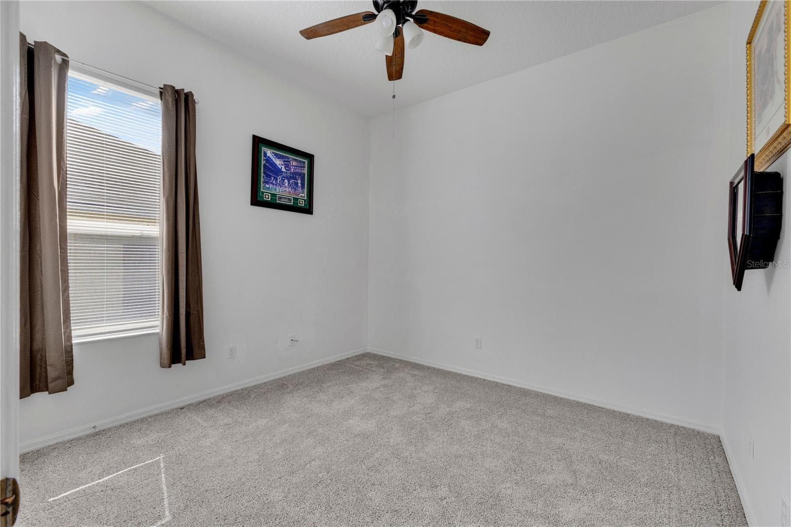 Single Family Residence at 639 LAKEHAVEN CIR, ORLANDO, photo 17 of 48