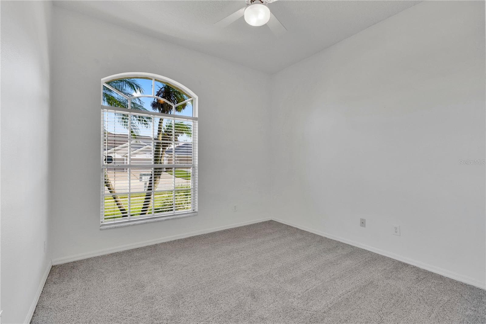 Single Family Residence at 639 LAKEHAVEN CIR, ORLANDO, photo 20 of 48