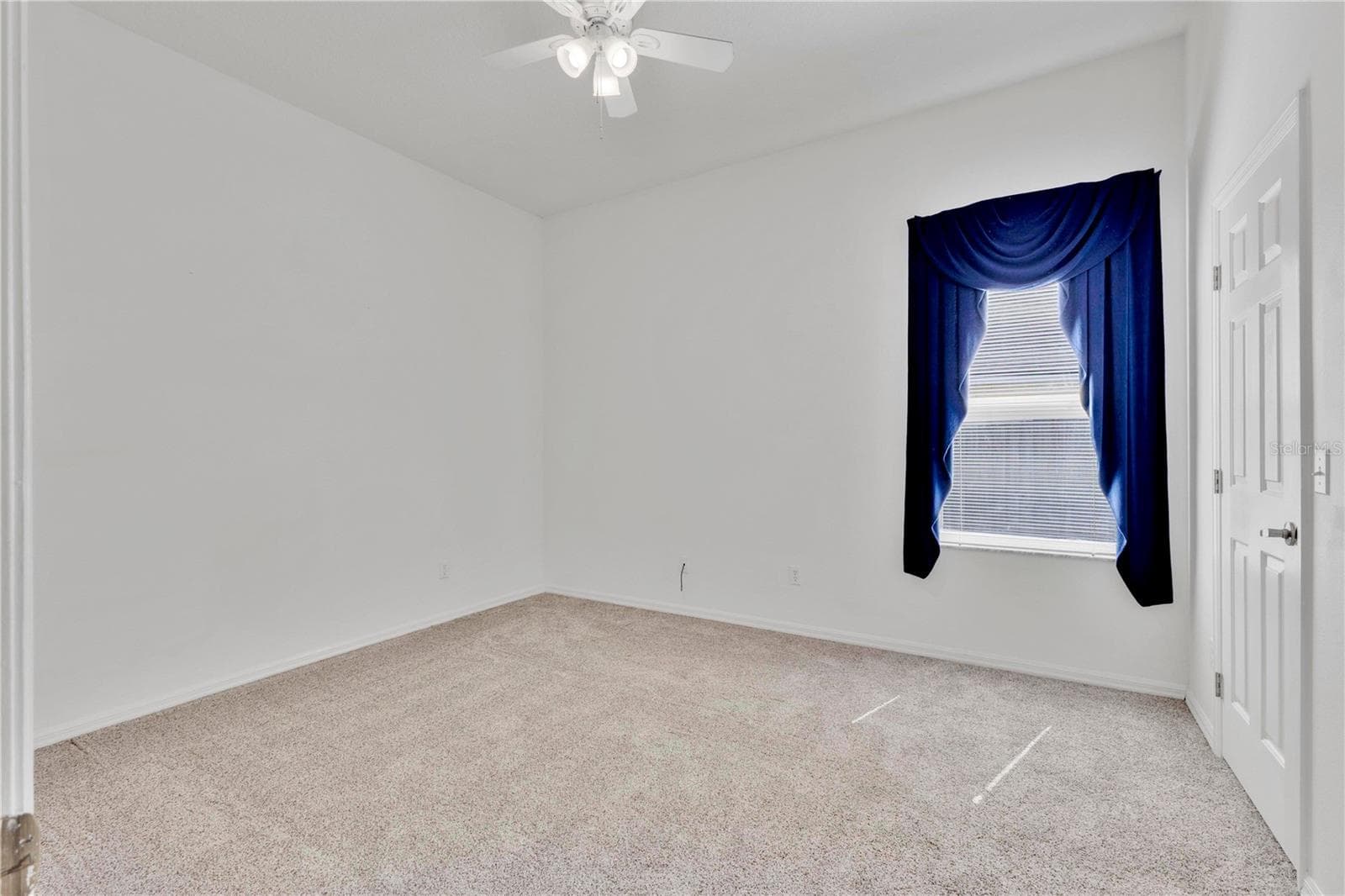 Single Family Residence at 639 LAKEHAVEN CIR, ORLANDO, photo 23 of 48