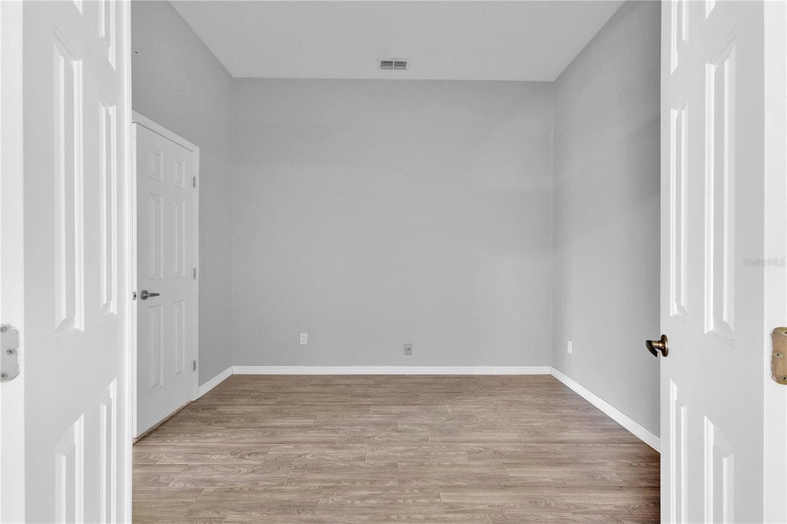 Single Family Residence at 639 LAKEHAVEN CIR, ORLANDO, photo 24 of 48
