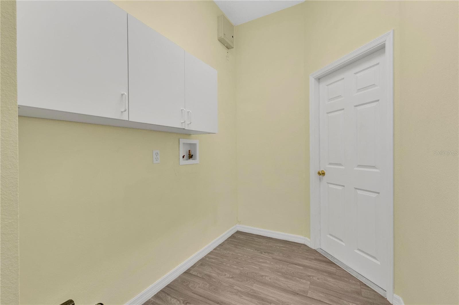 Single Family Residence at 639 LAKEHAVEN CIR, ORLANDO, photo 25 of 48