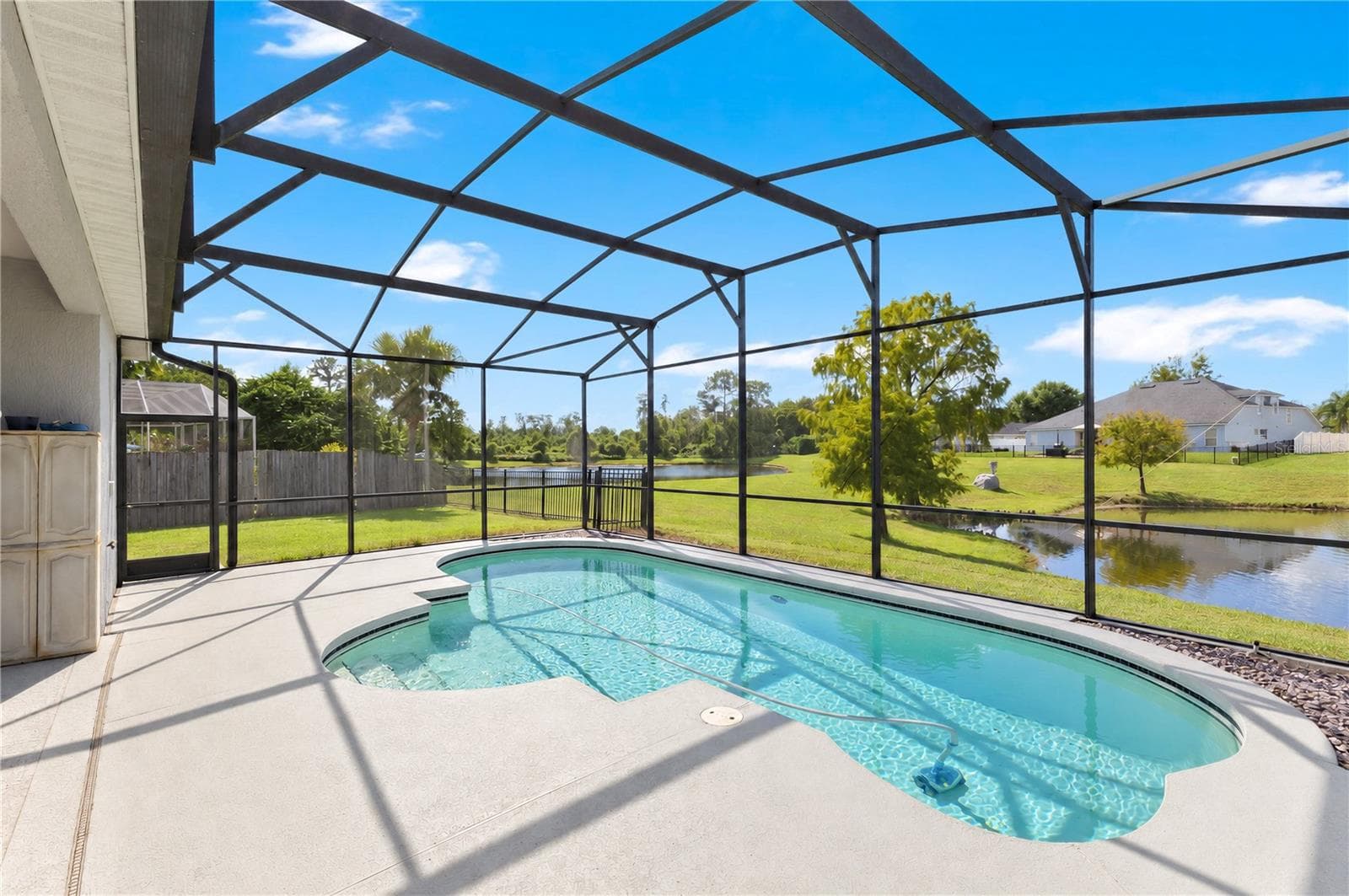 Single Family Residence at 639 LAKEHAVEN CIR, ORLANDO, photo 27 of 48