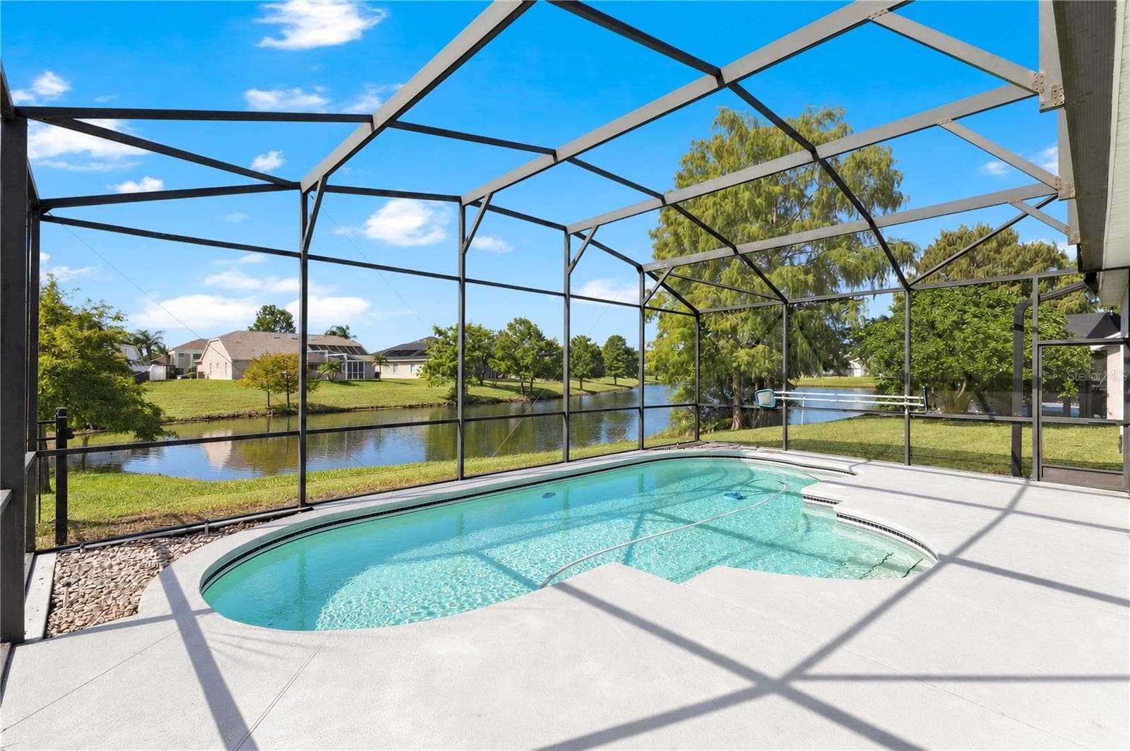 Single Family Residence at 639 LAKEHAVEN CIR, ORLANDO, photo 28 of 48