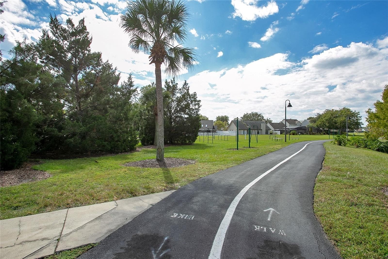 Single Family Residence at 639 LAKEHAVEN CIR, ORLANDO, photo 45 of 48