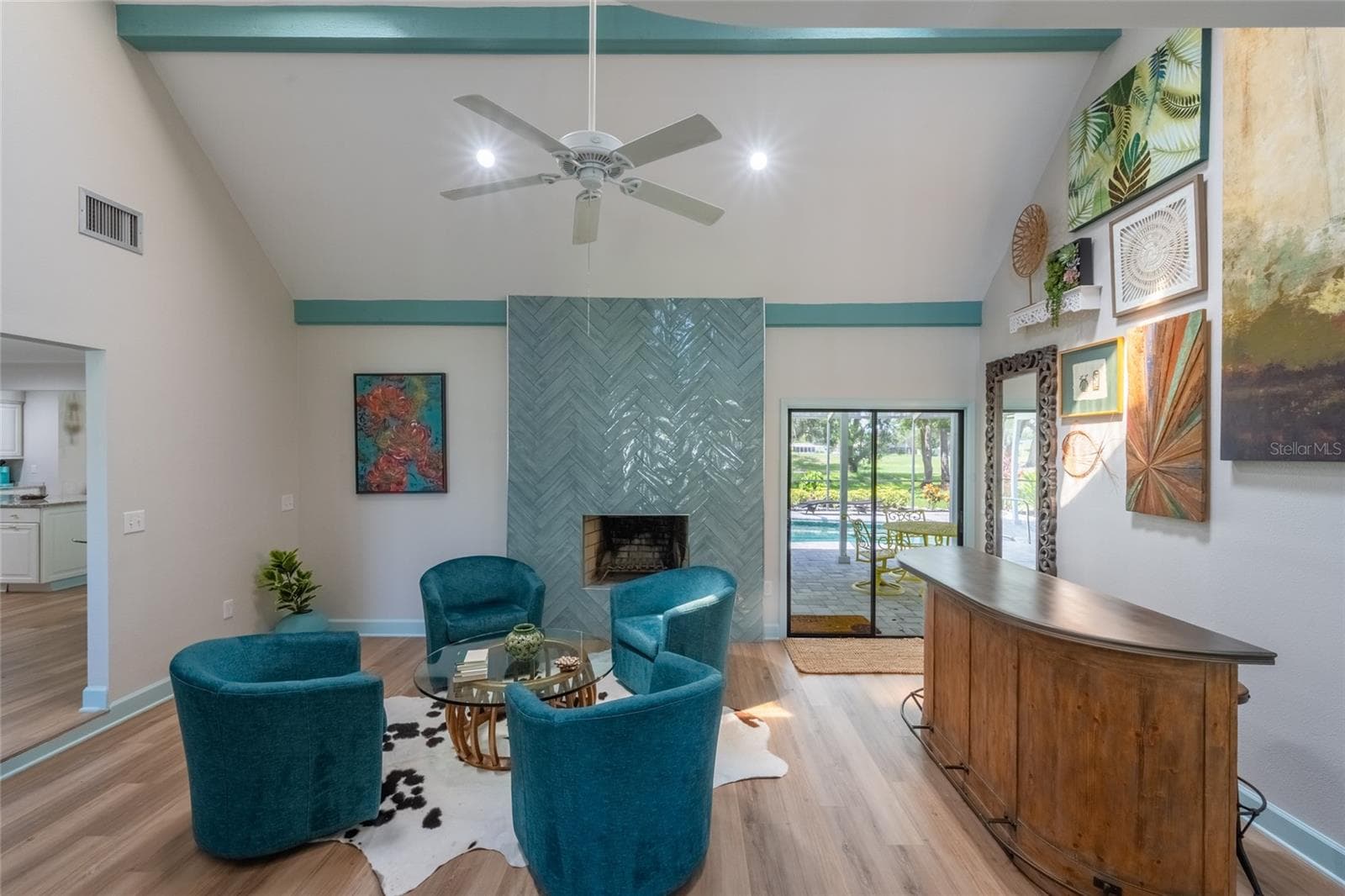 Lounge - 5005 CANTERBURY DR, SARASOTA