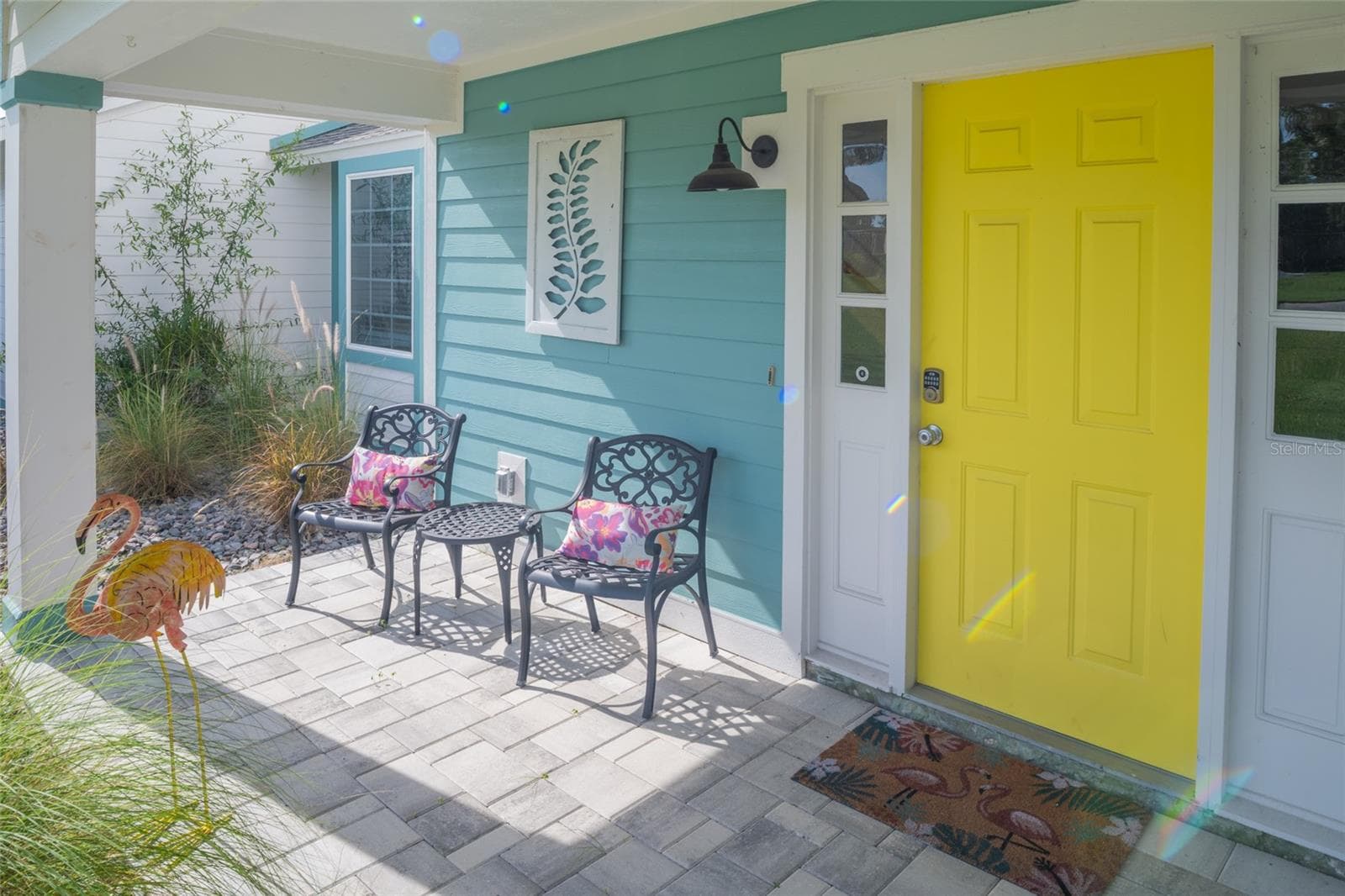 Front Porch - 5005 CANTERBURY DR, SARASOTA