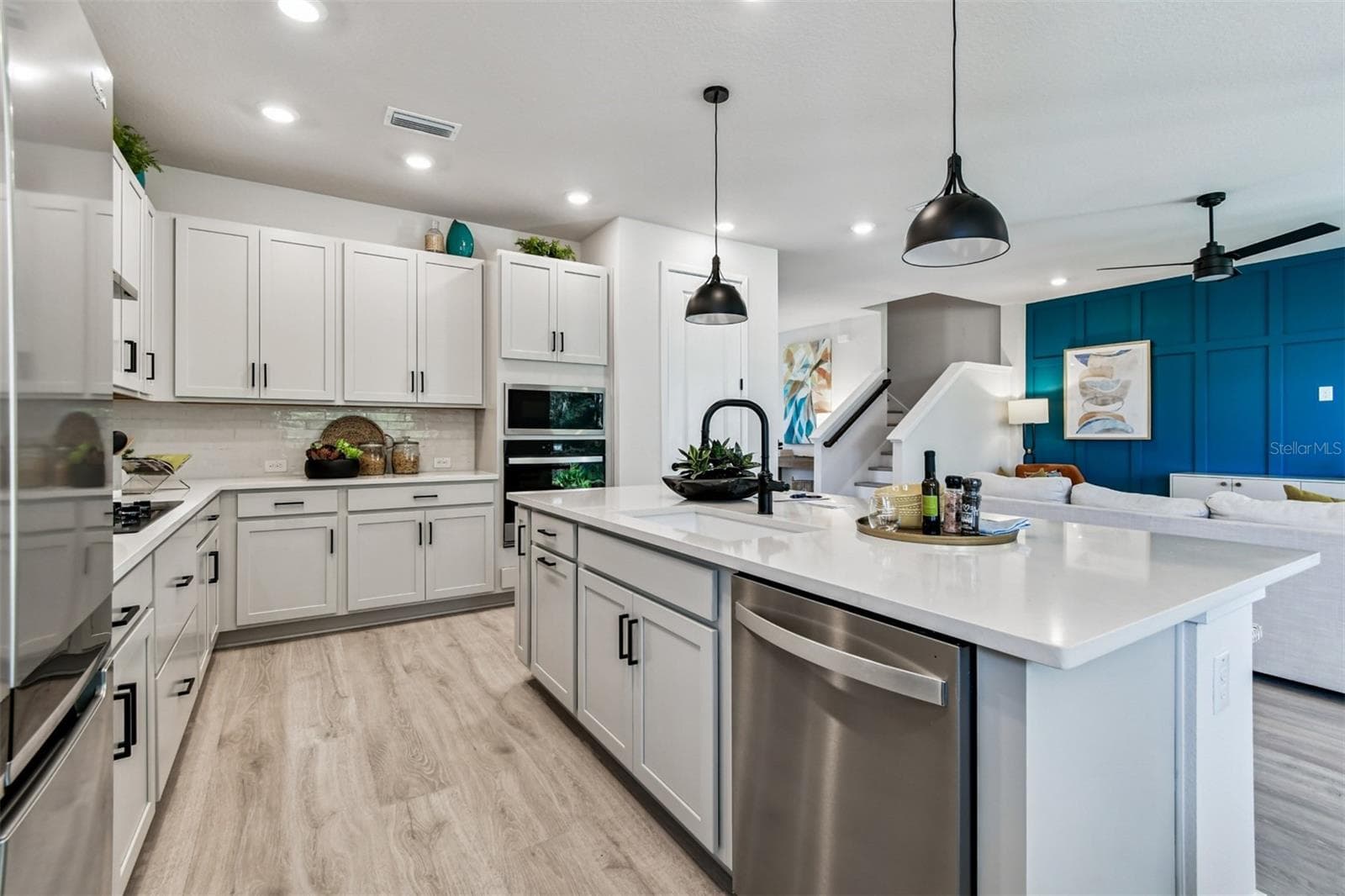 Kitchen - 3611 YELLOW CASSIA DR, WESLEY CHAPEL