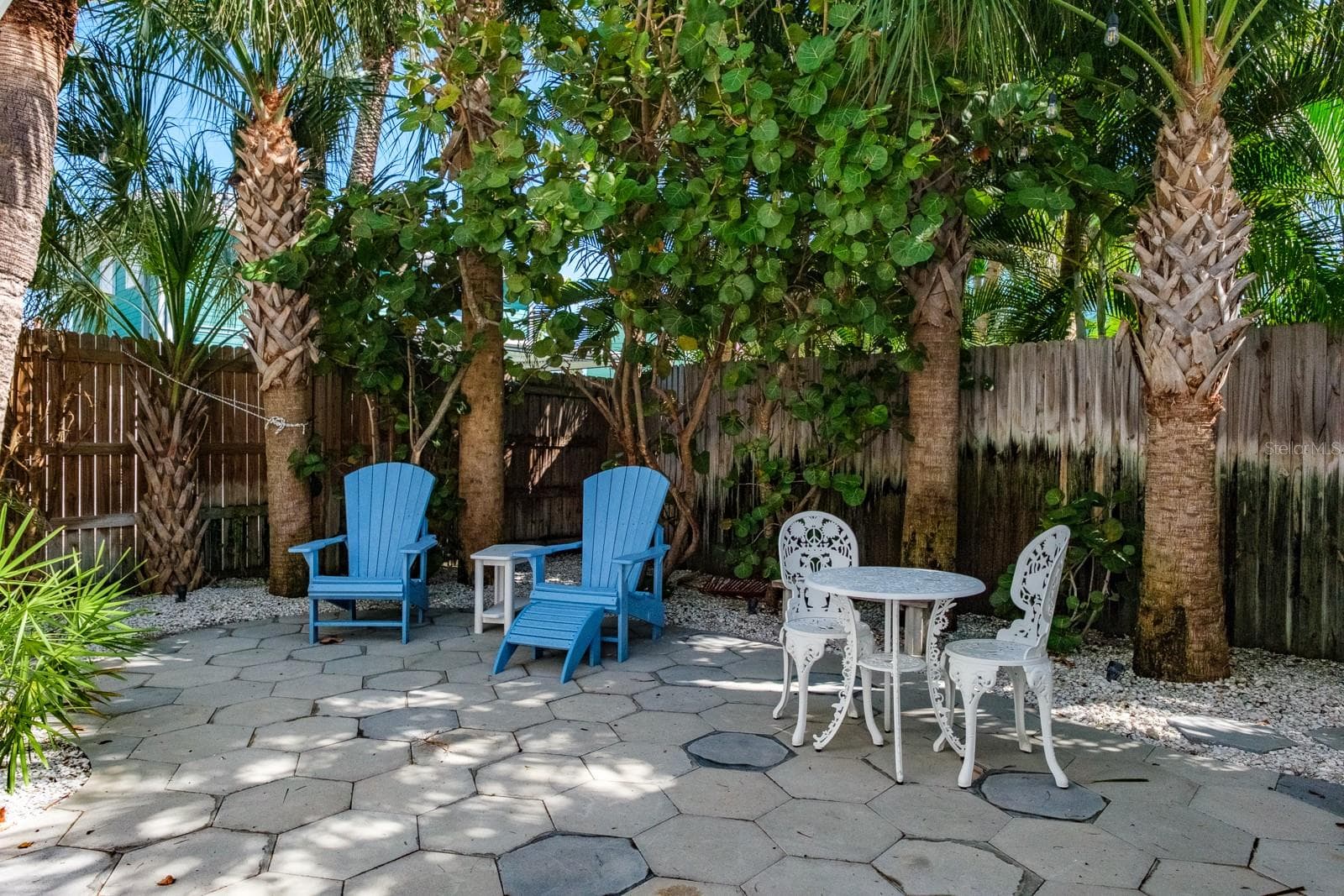 Back Cottage Courtyard - 105 6TH AVE, ST PETE BEACH