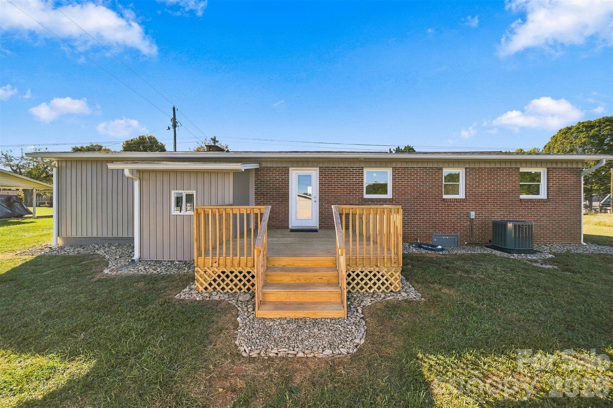 Great deck for outdoor entertainment! - 4176 Grace Chapel Road, Granite Falls