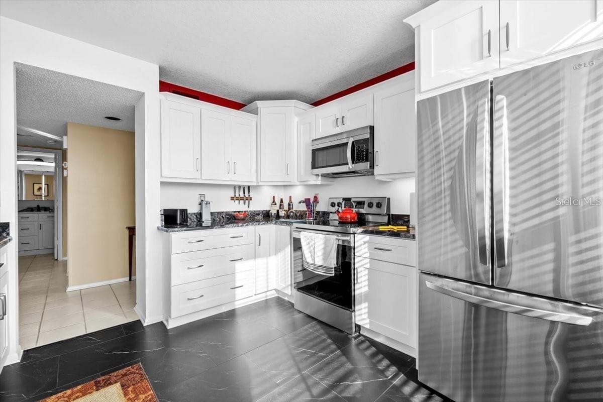 Condominium at 4460 FAIRWAYS BLVD #401, BRADENTON, photo 15 of 40