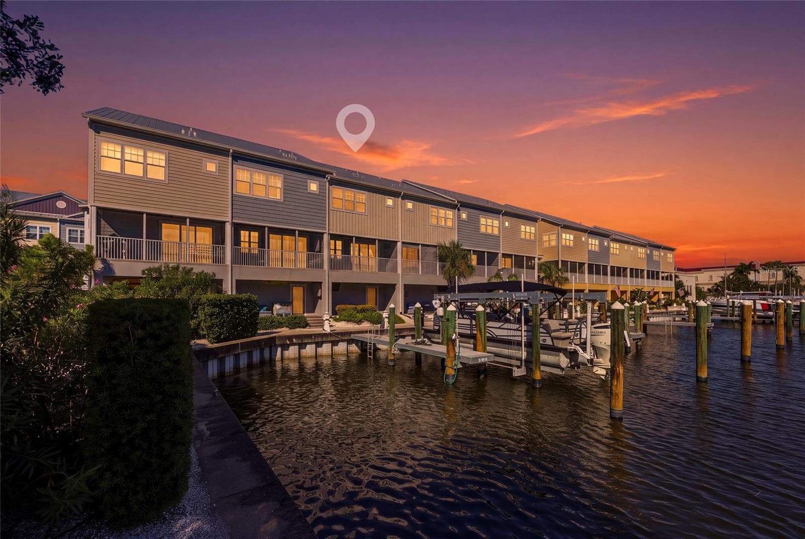 Back of the townhouse - 3 stories - 6072 MOORINGS DR S, ST PETERSBURG