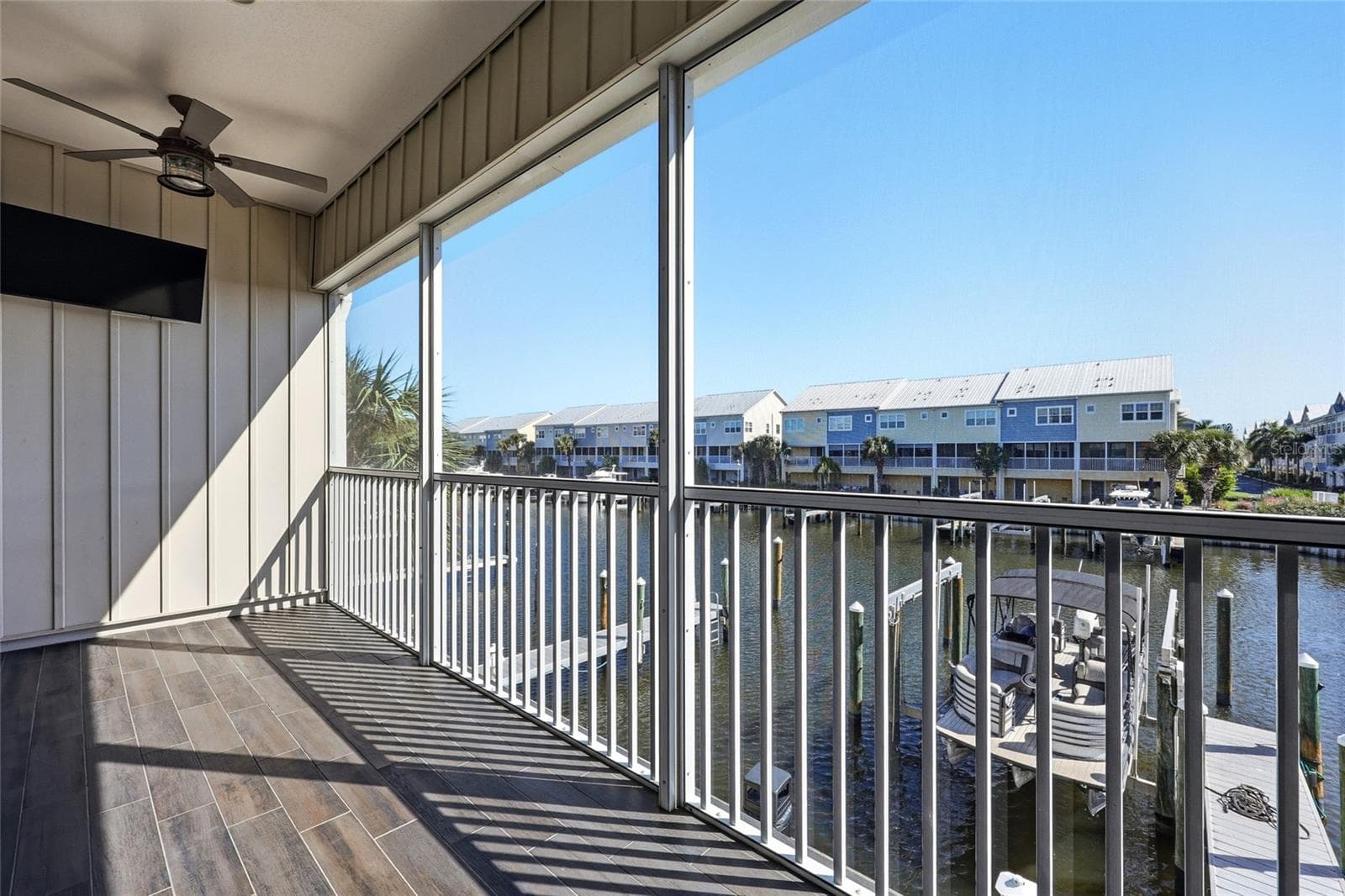Private Balcony with screen - no bugs/waterview - 6072 MOORINGS DR S, ST PETERSBURG