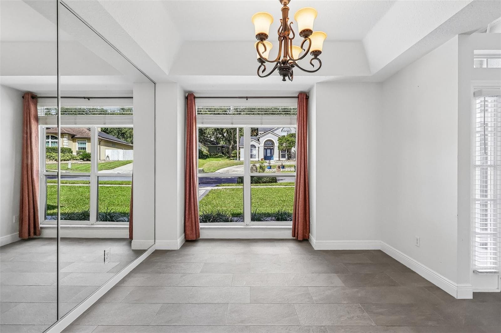 Single Family Residence at 1113 HAWTHORNE COVE DR, OCOEE, photo 8 of 43