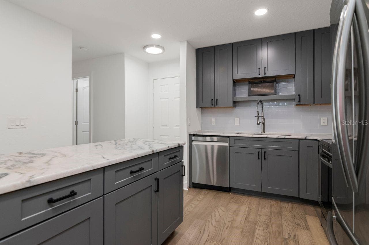 Condominium at 9481 HIGHLAND OAK DR. #514, TAMPA, photo 11 of 30