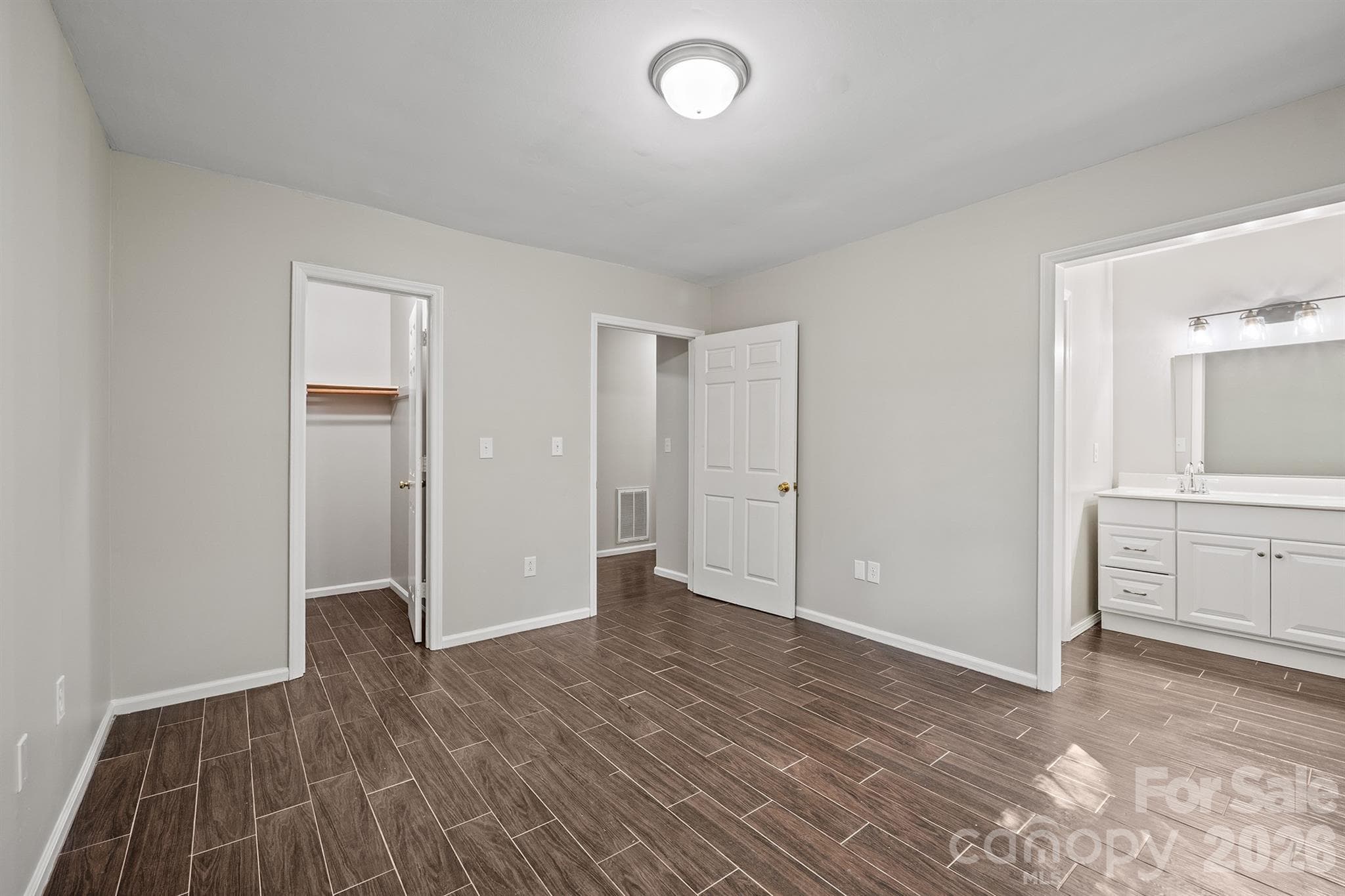 Townhouse at 731 10th Avenue NE, Hickory, photo 22 of 30