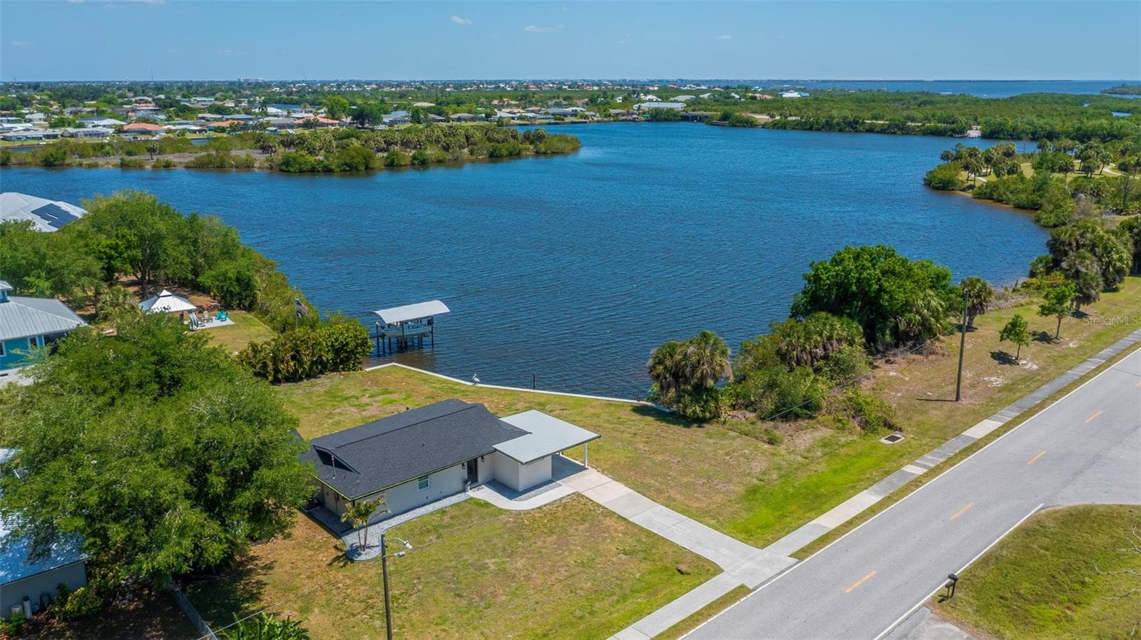 Single Family Residence at 3404 LAKE VIEW BLVD, PORT CHARLOTTE, photo 47 of 101