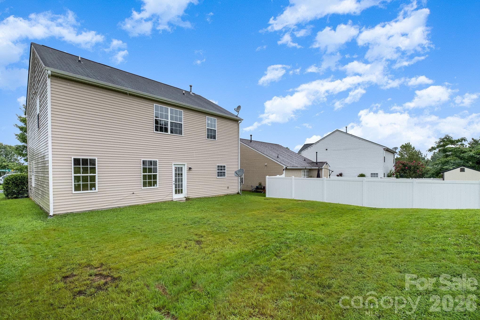 Single Family Residence at 1018 Clover Gap Drive, Charlotte, photo 23 of 24