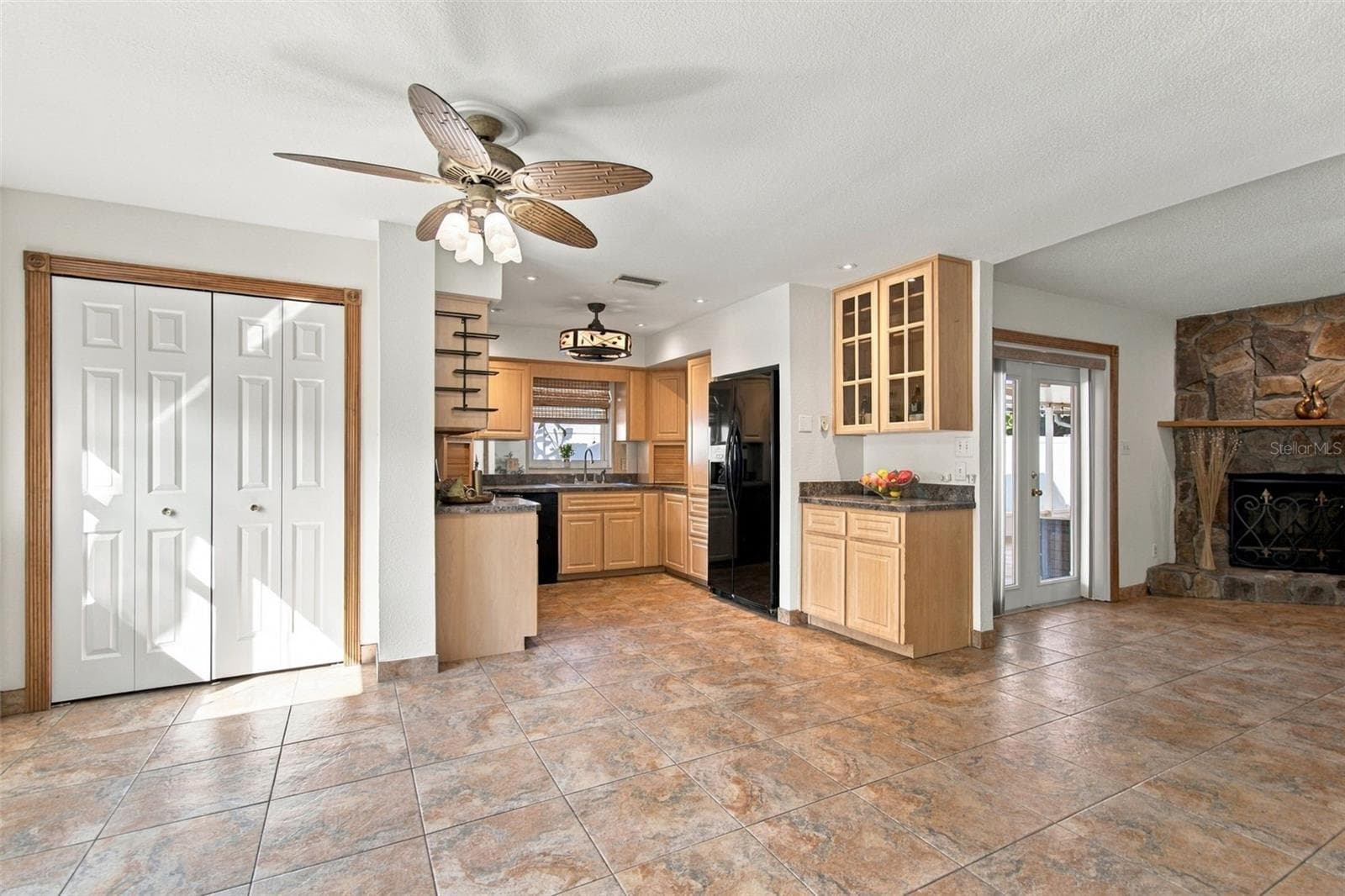Open living - 3445 35TH ST N, ST PETERSBURG