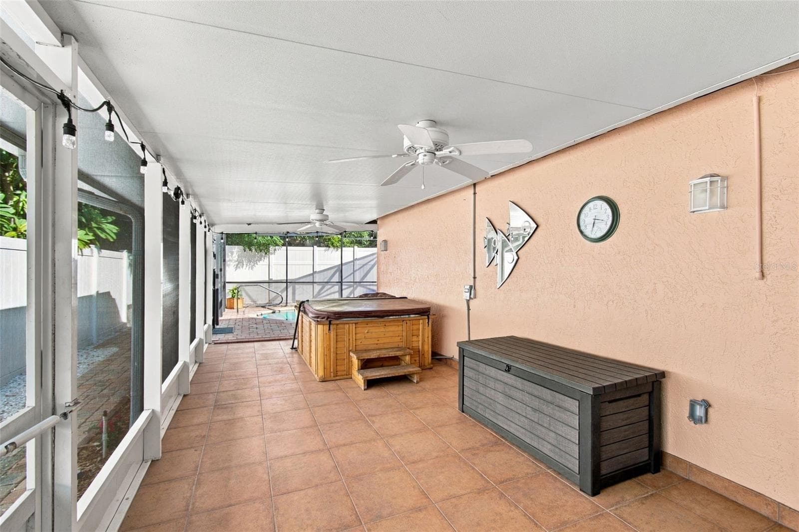 Private lanai, SPA conveys - 3445 35TH ST N, ST PETERSBURG