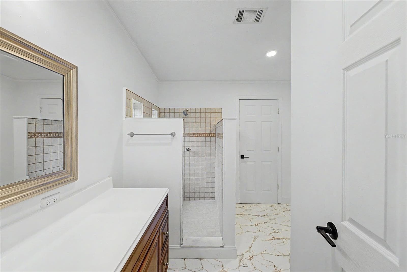 Manufactured Home at 17926 SE 49TH PL, HAWTHORNE, photo 62 of 93