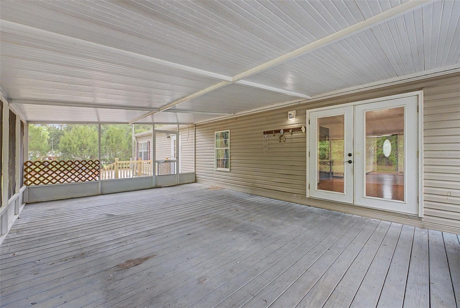 Manufactured Home at 17926 SE 49TH PL, HAWTHORNE, photo 84 of 93