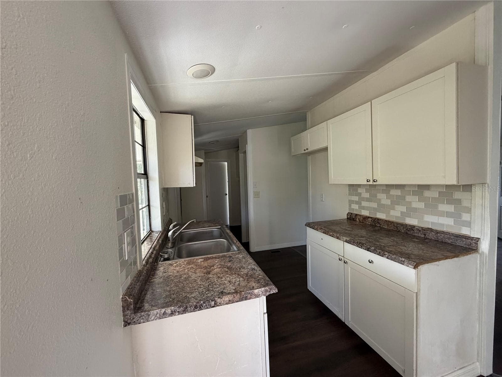 Kitchen - 9038 PARRISH AVE, BROOKSVILLE