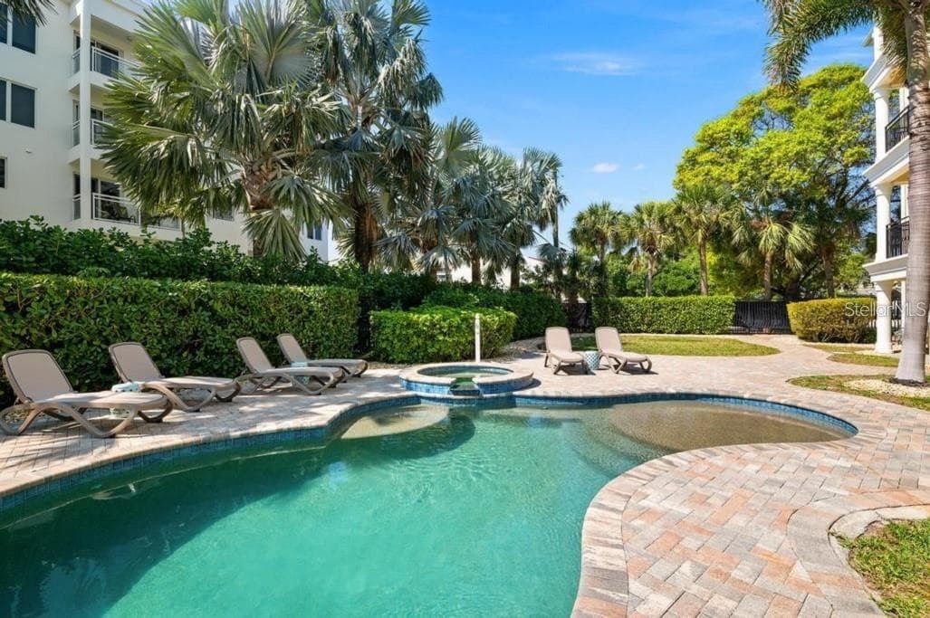 Condominium at 304 CALLE MIRAMAR #304S, SARASOTA, photo 31 of 36