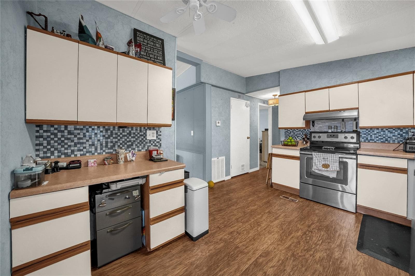 Manufactured Home at 34405 COUNTRYSIDE DR, WESLEY CHAPEL, photo 5 of 39