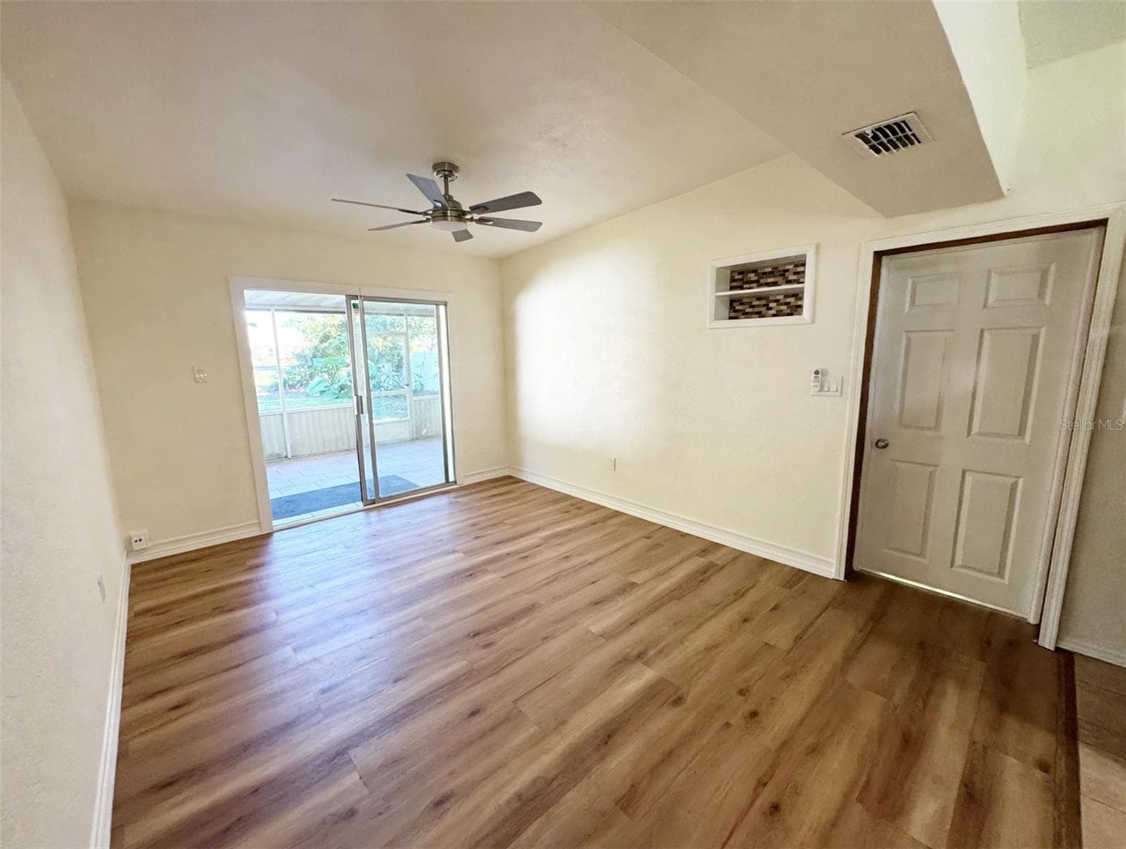 Single Family Residence at 3015 ILLINGWORTH AVE, ORLANDO, photo 7 of 18