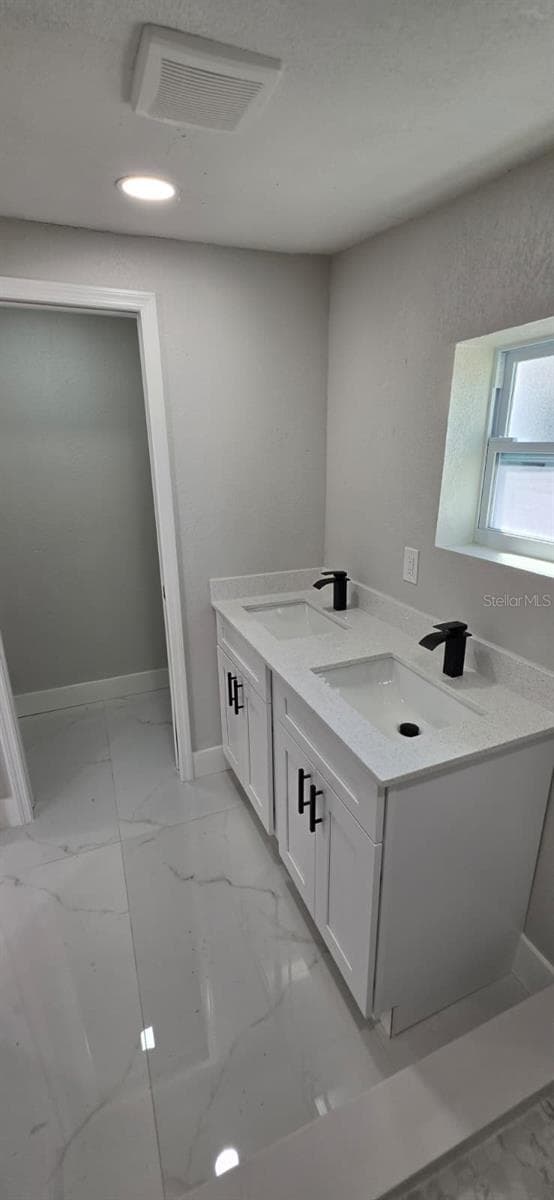 Single Family Residence at 1709 WISHING WELL WAY, TAMPA, photo 20 of 63