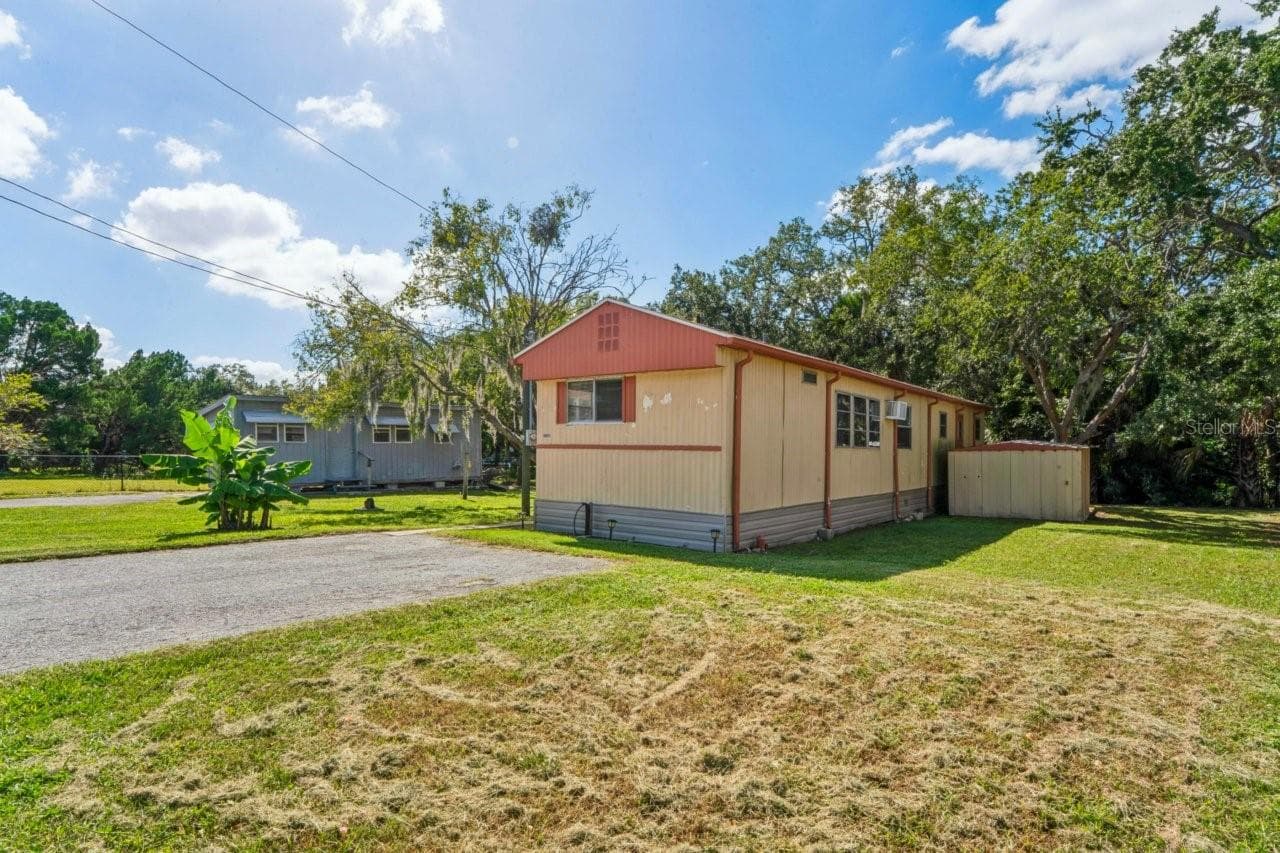 Mobile Home at 14621 & 14617 CORAL DR, HUDSON, photo 12 of 21
