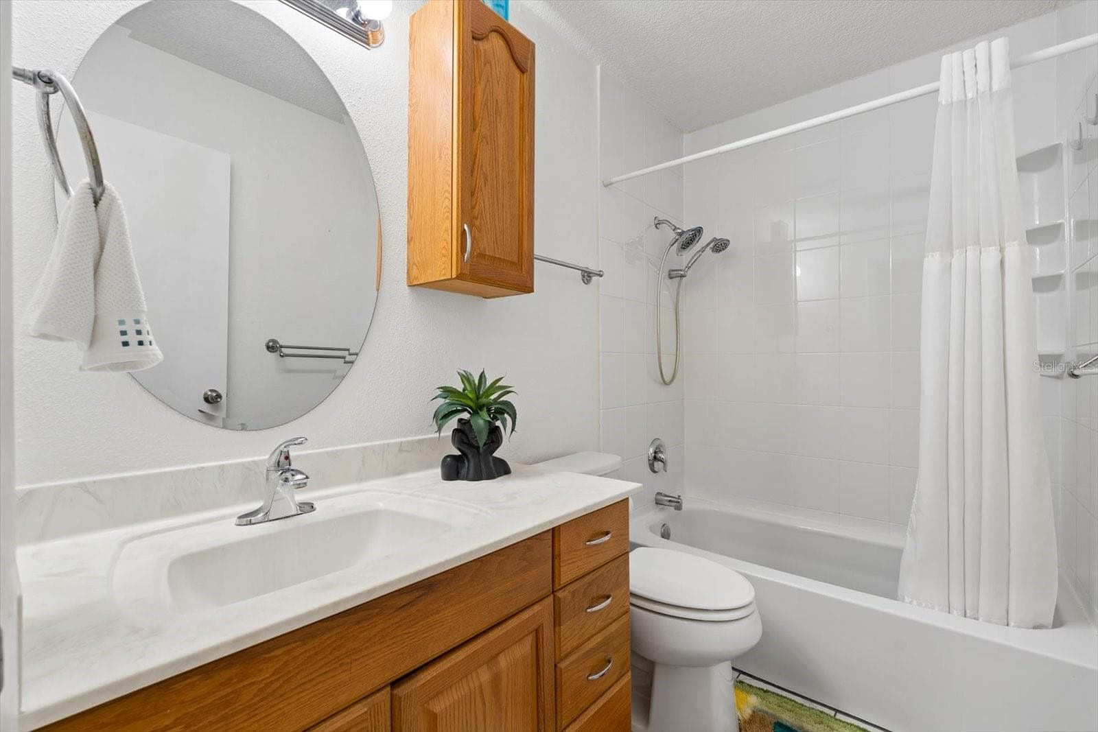 2nd Floor Full Bathroom - 172 115TH AVE N #172, ST PETERSBURG