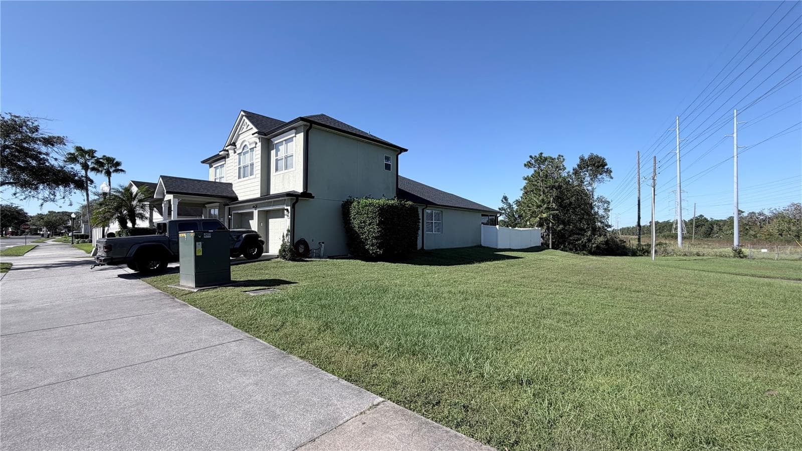 Single Family Residence at 14038 LAKE LIVE OAK DR, ORLANDO, photo 2 of 11