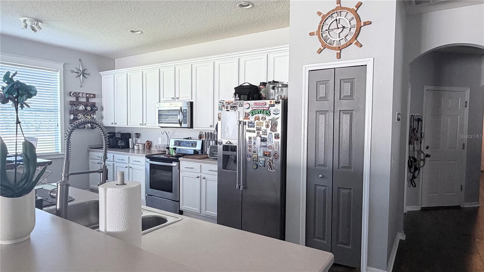 Single Family Residence at 14038 LAKE LIVE OAK DR, ORLANDO, photo 4 of 11