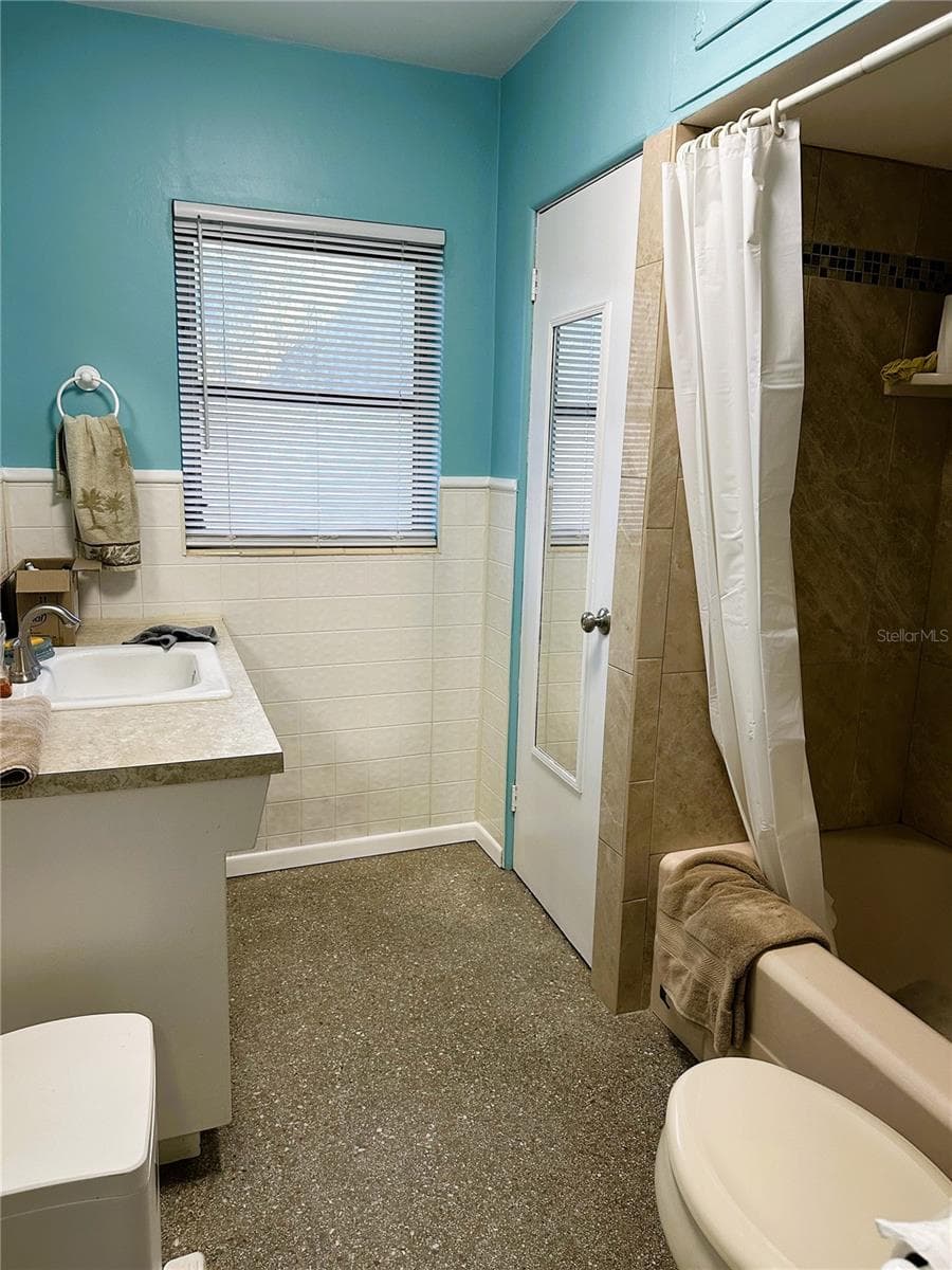 Single Family Residence at 4617 N CLARK AVE, TAMPA, photo 21 of 37