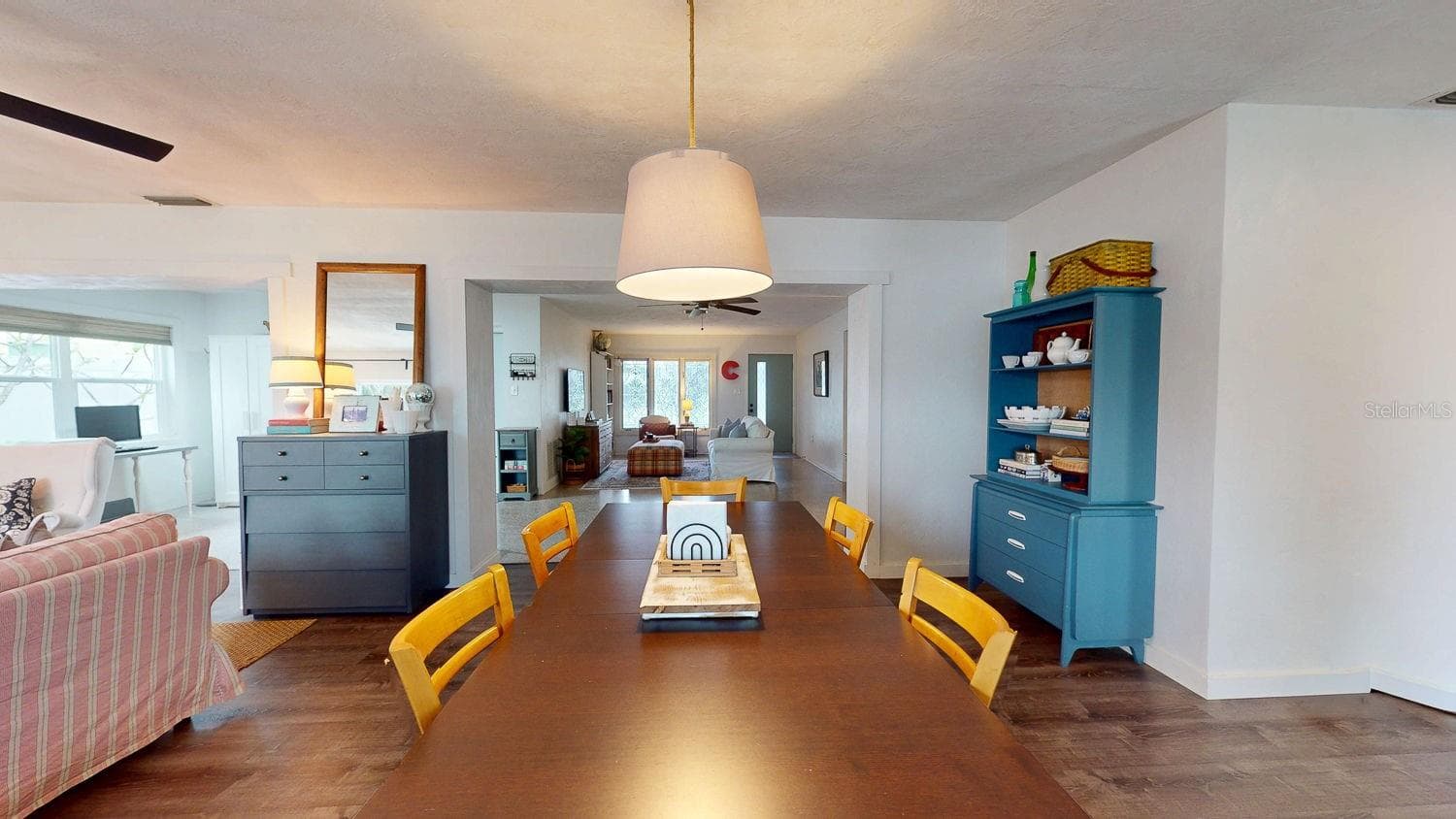 Dining area. - 6782 33RD AVE N, ST PETERSBURG