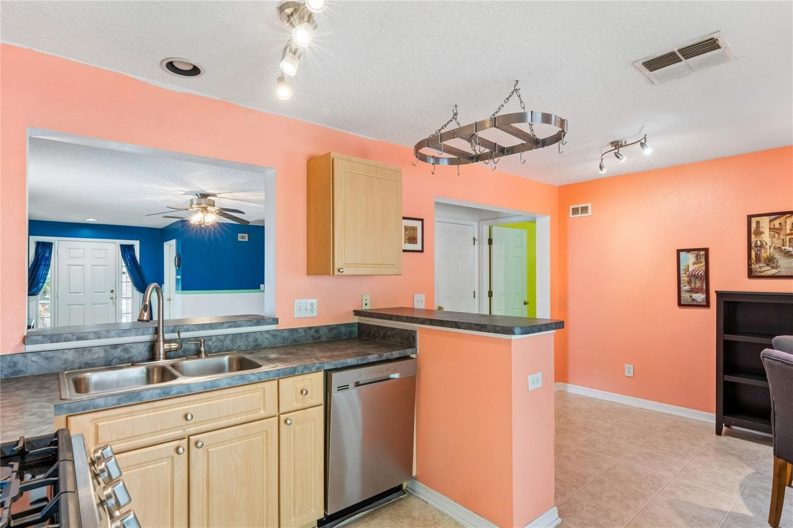 Single Family Residence at 7451 OXFORD GARDEN CIR, APOLLO BEACH, photo 8 of 26