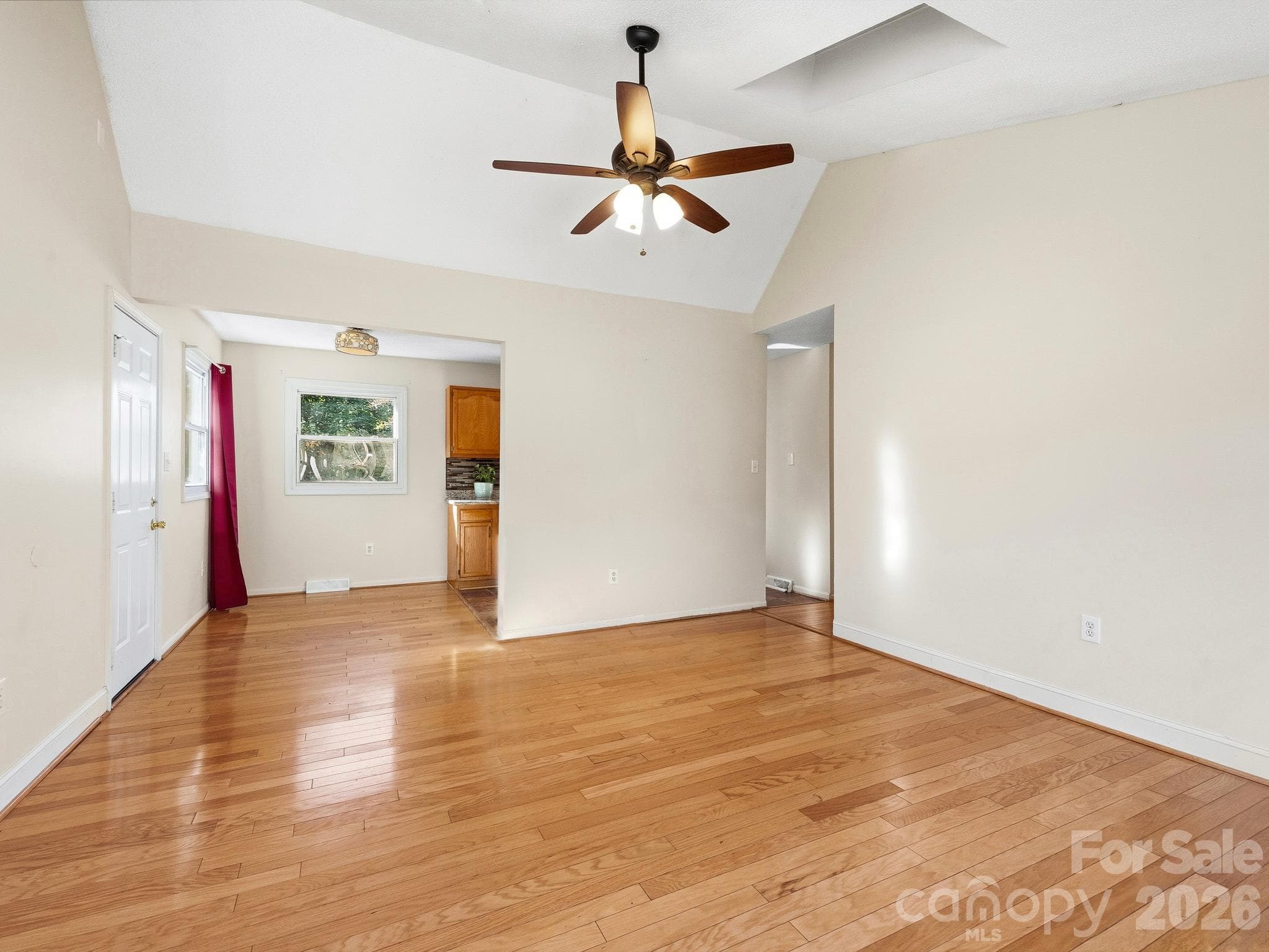 Single Family Residence at 62 Deaverview Road, Asheville, photo 5 of 29