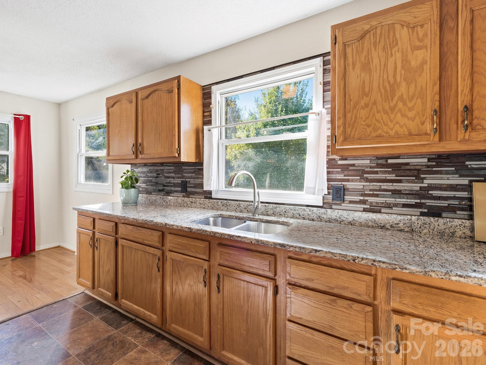 Single Family Residence at 62 Deaverview Road, Asheville, photo 15 of 29