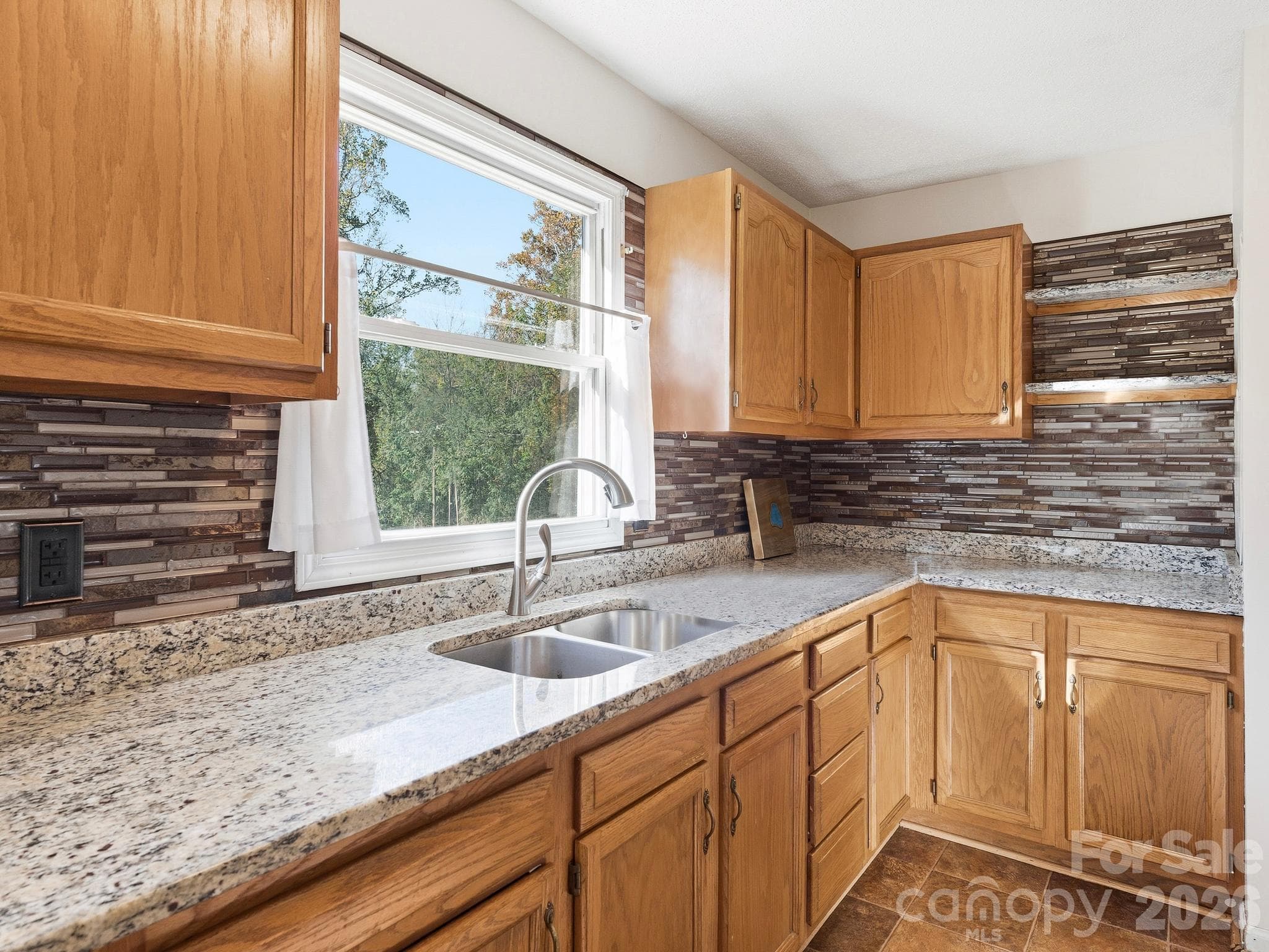 Single Family Residence at 62 Deaverview Road, Asheville, photo 18 of 29