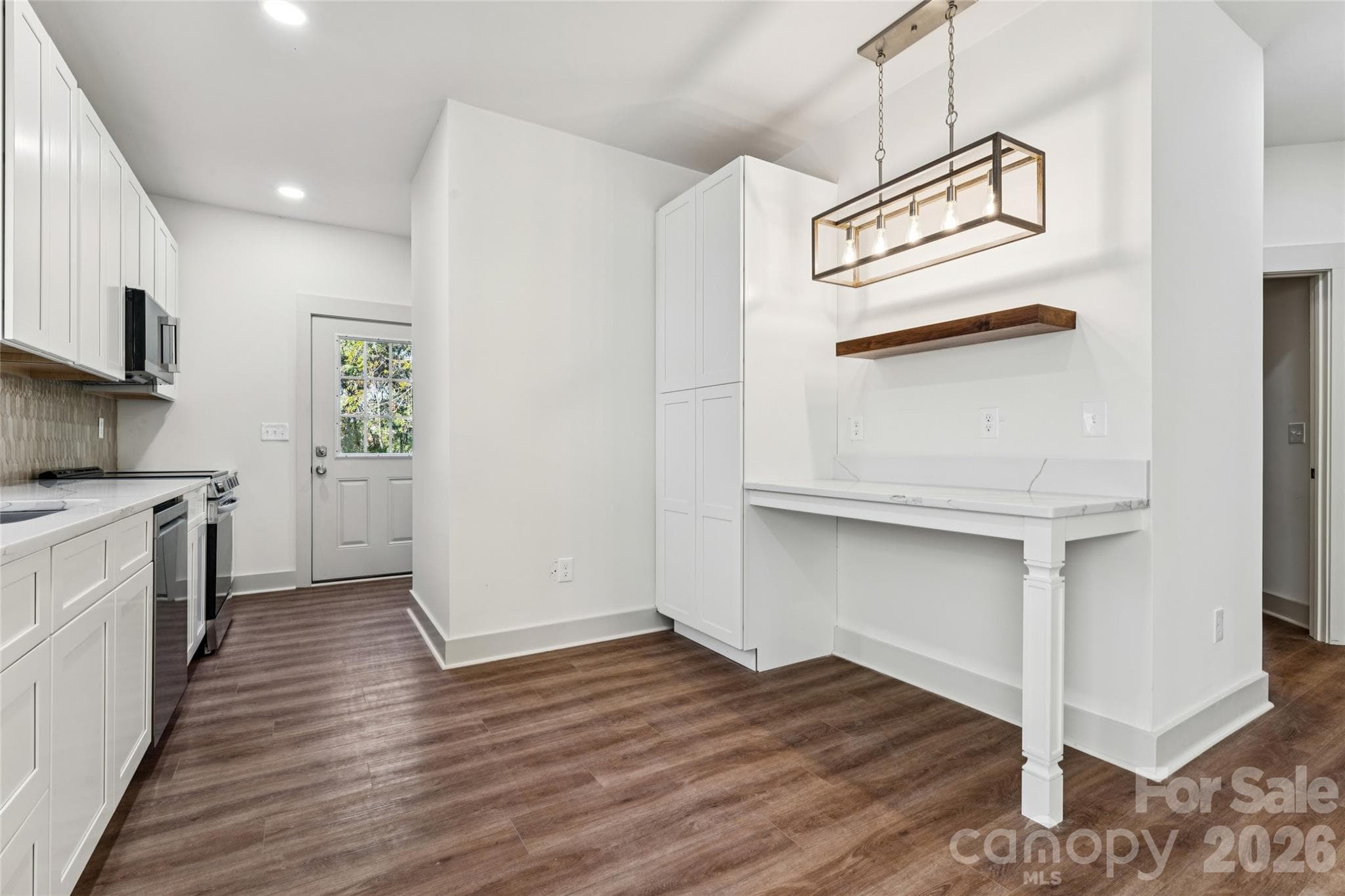 Single Family Residence at 45 Robbins Circle, Lexington, photo 4 of 13