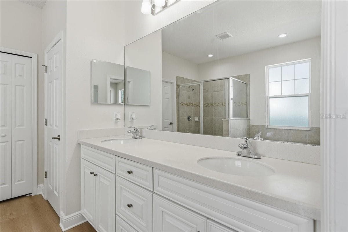 Single Family Residence at 5118 COASTAL SCENE DR, APOLLO BEACH, photo 3 of 87
