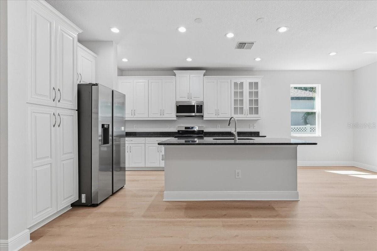 Single Family Residence at 5118 COASTAL SCENE DR, APOLLO BEACH, photo 16 of 87