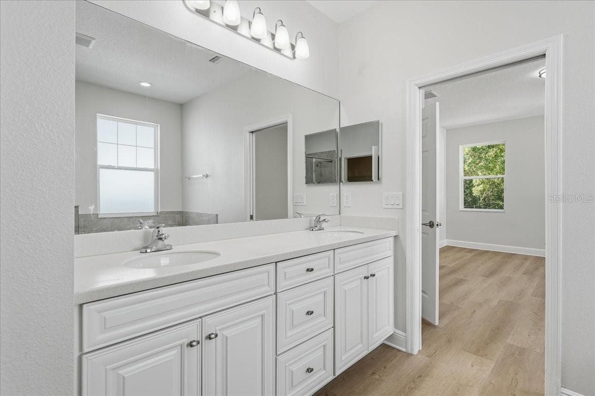Single Family Residence at 5118 COASTAL SCENE DR, APOLLO BEACH, photo 32 of 87