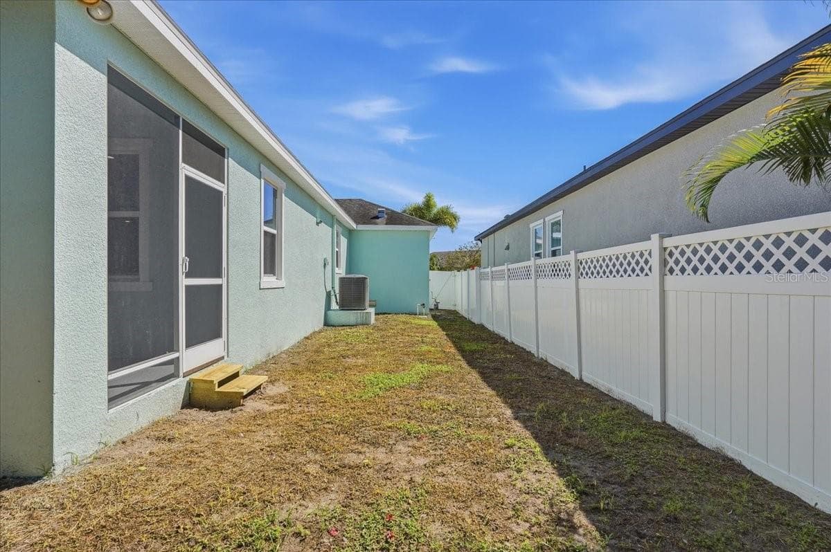 Single Family Residence at 5118 COASTAL SCENE DR, APOLLO BEACH, photo 48 of 87