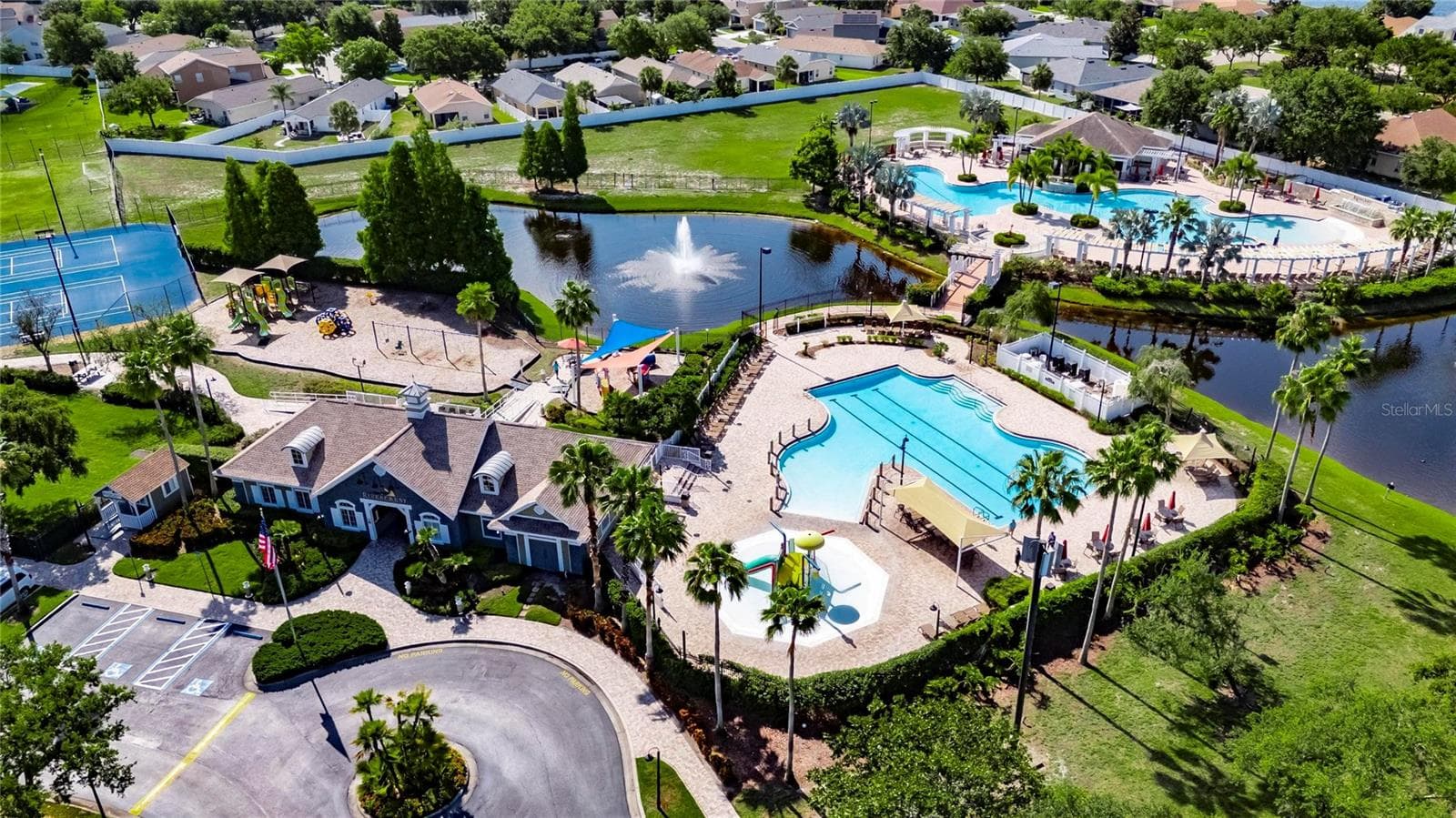 Single Family Residence at 11517 CRESTLAKE VILLAGE DR, RIVERVIEW, photo 47 of 51