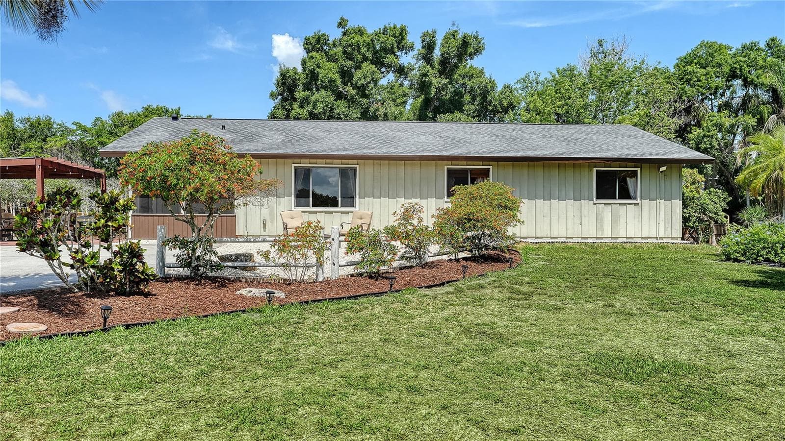 4842 + LOT 8 & 9 NUTMEG AVE