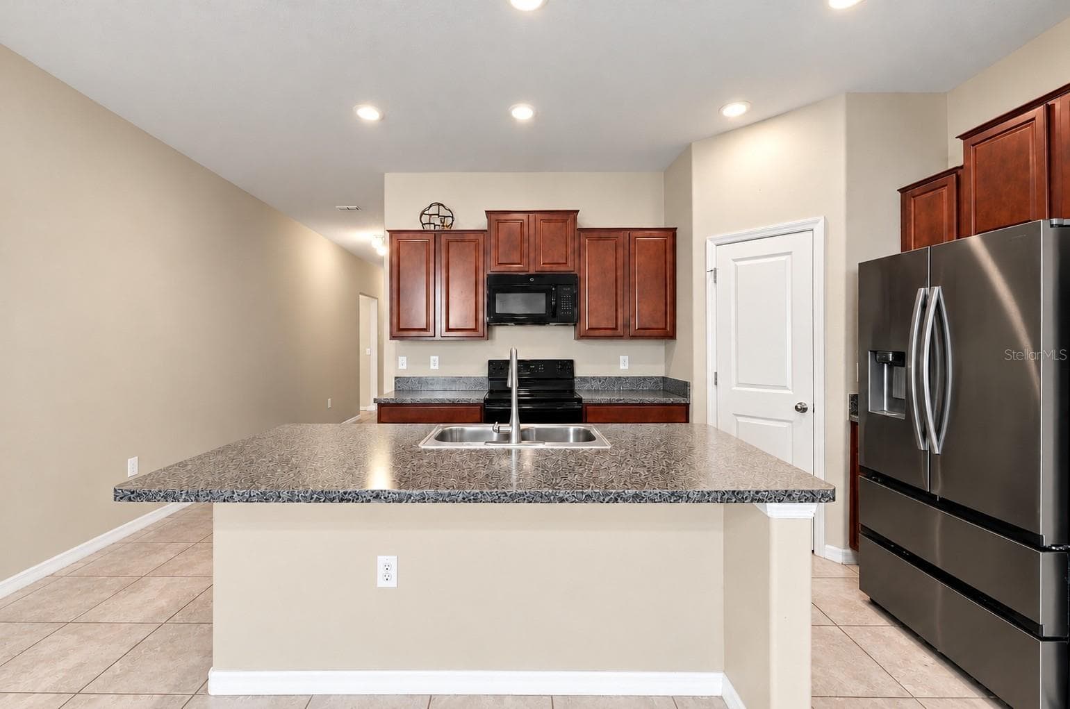Single Family Residence at 3808 KEARSNEY ABBEY CIR, DOVER, photo 8 of 35