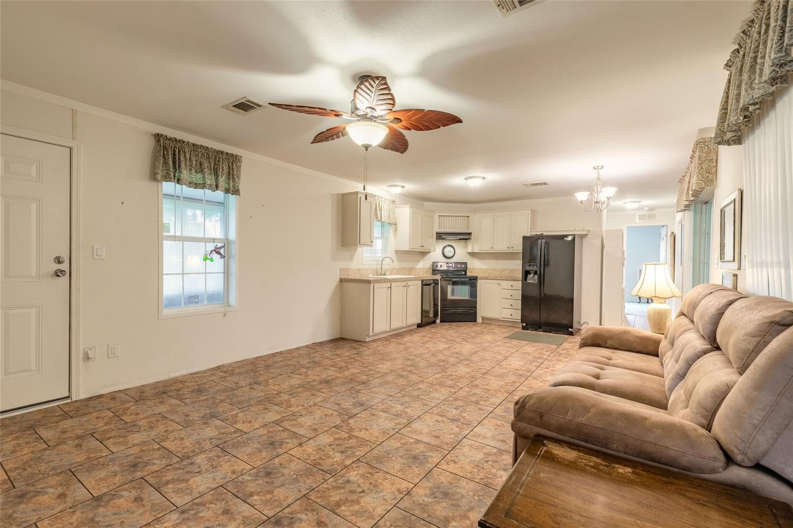 Manufactured Home at 632 N TYMBER CREEK RD, ORMOND BEACH, photo 17 of 47