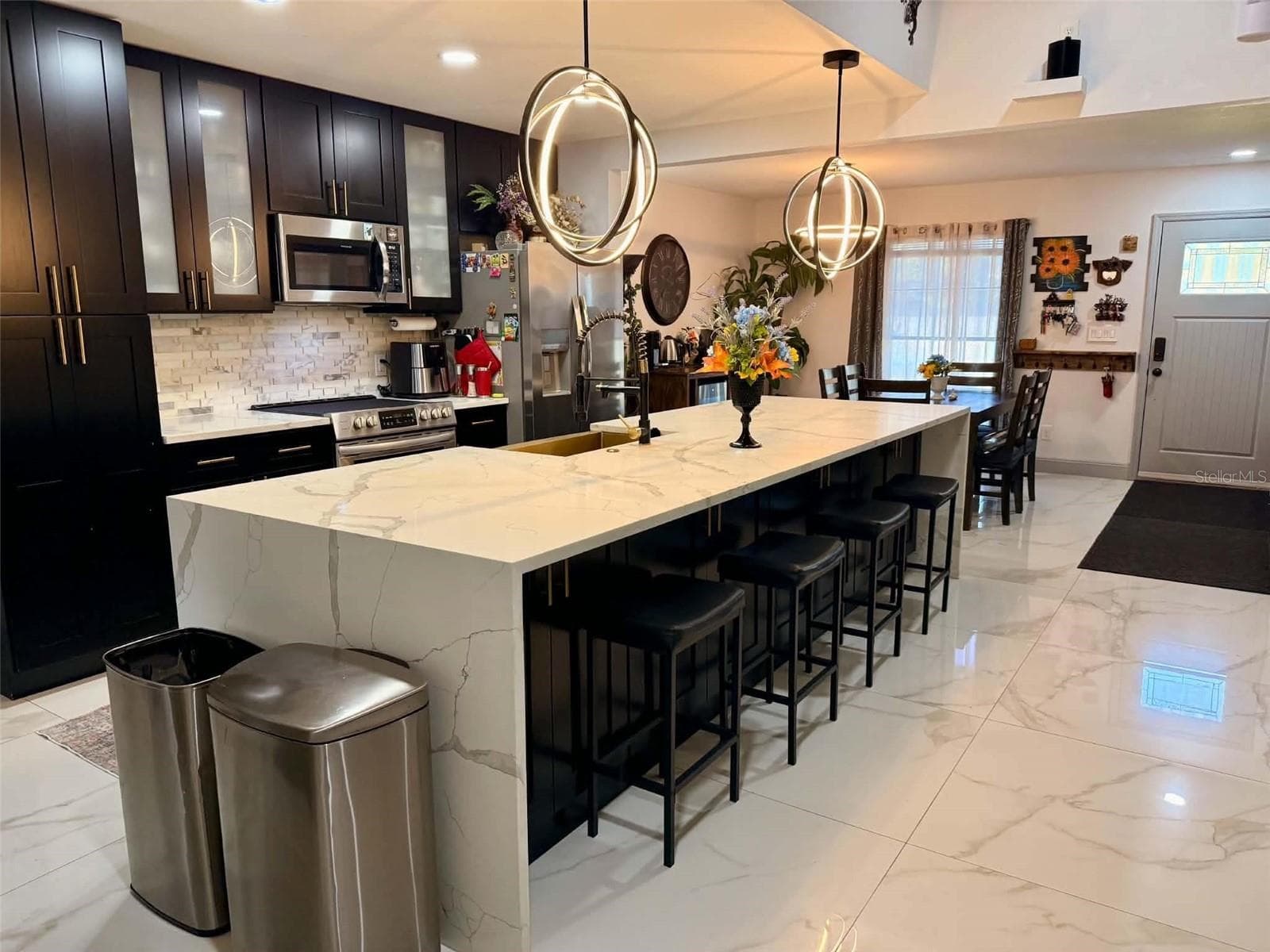 Kitchen - 3414 CADE LN, VALRICO